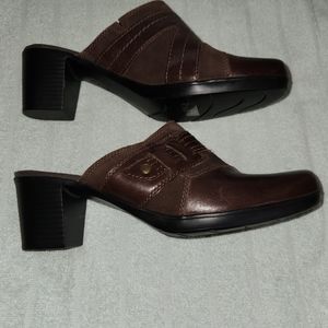 Clarks womans scheme amber Mule Size 10M Block Heel Brown Leather slip on 62836‎